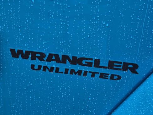 Used 2017 Jeep Wrangler Unlimited Sahara AWD/4WD image 34