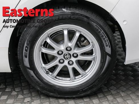 Used 2022 Toyota Prius LE image 8