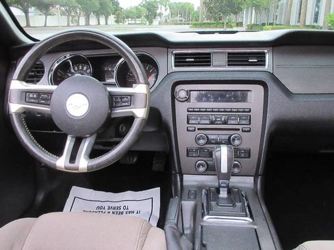 Used 2014 Ford Mustang Convertible RWD image 24