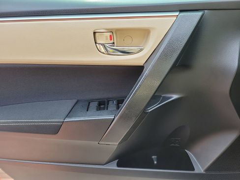 Used 2016 Toyota Corolla LE image 14