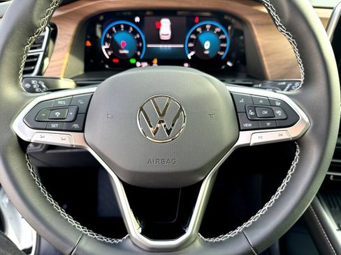New 2026 Volkswagen Atlas SE FWD image 12