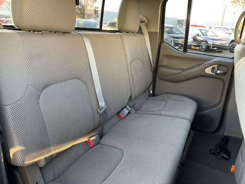 Used 2015 Nissan Frontier SV w/ SV Value Truck Package image 15