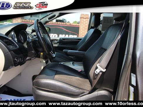 Used 2020 Dodge Grand Caravan SXT FWD image 9