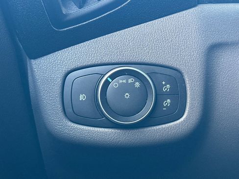 Used 2020 Ford Transit Connect XLT image 39