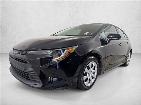 Used 2023 Toyota Corolla LE FWD image 7