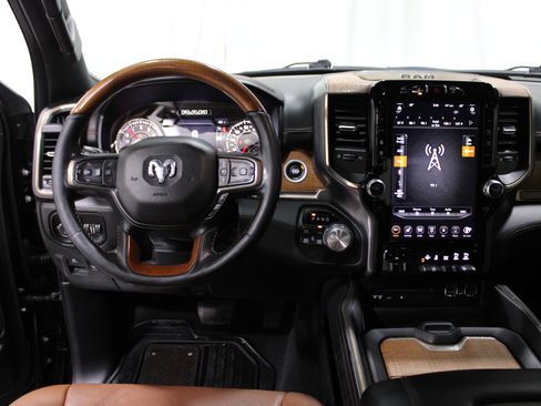 Used 2019 RAM 1500 Limited image 2