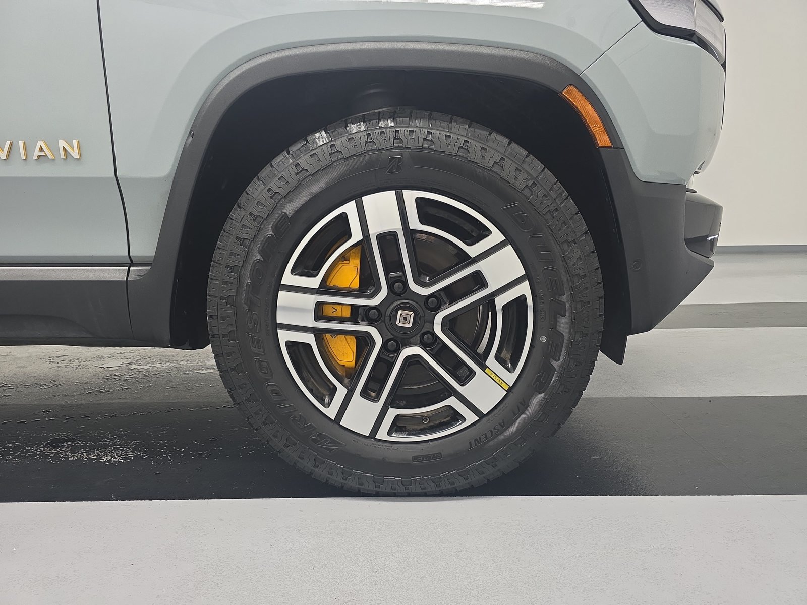 Used 2022 Rivian R1T Adventure AWD/4WD image 11