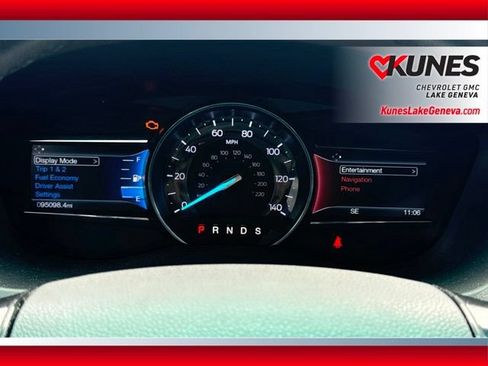 Used 2017 Ford Explorer XLT w/ Equipment Group 202A AWD/4WD image 4