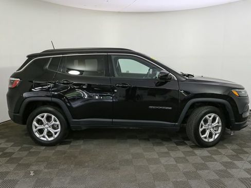 Used 2024 Jeep Compass Latitude AWD/4WD image 14