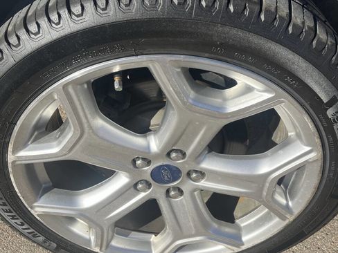 Used 2018 Ford Escape Titanium w/ Ford Safe & Smart Package image 11