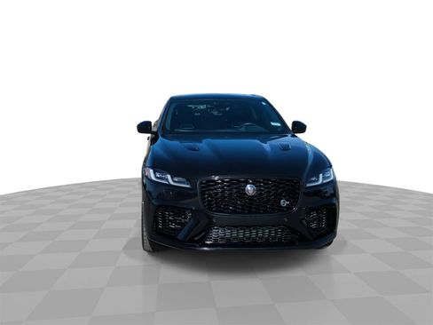 Used 2022 Jaguar F-PACE SVR image 3