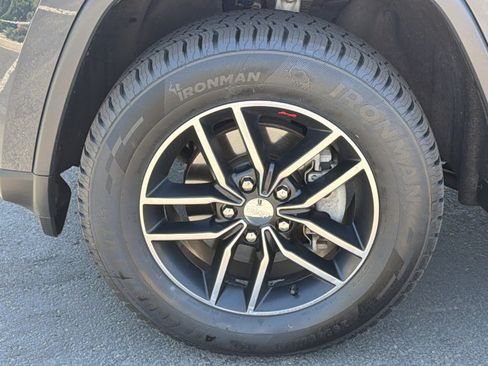 Used 2018 Jeep Grand Cherokee Trailhawk w/ Trailhawk Luxury Group AWD/4WD image 9