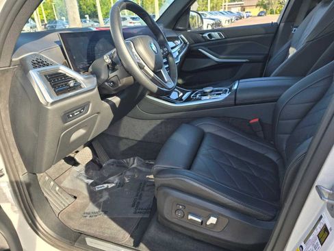 Certified 2025 BMW X5 xDrive50e w/ Premium Package image 6