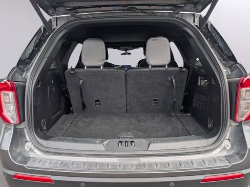 Used 2020 Ford Explorer XLT w/ Equipment Group 202A image 34