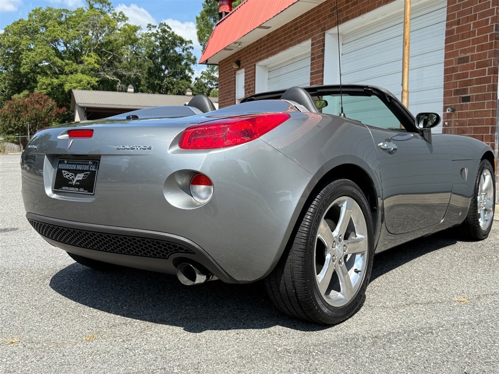 Used 2007 Pontiac Solstice Convertible w/ Premium Package RWD image 30