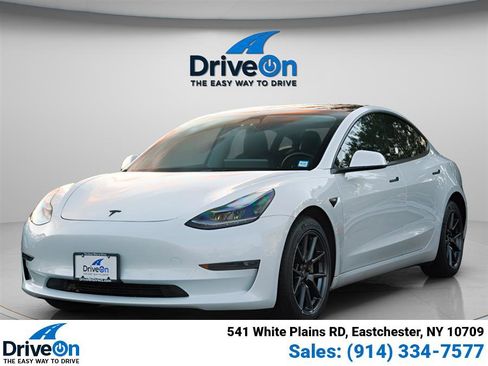 Used 2021 Tesla Model 3 Standard Range Plus image 1