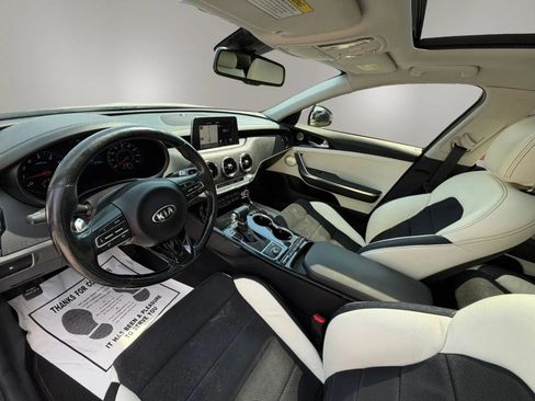 Used 2019 Kia Stinger w/ Sun & Sound Package AWD/4WD image 11