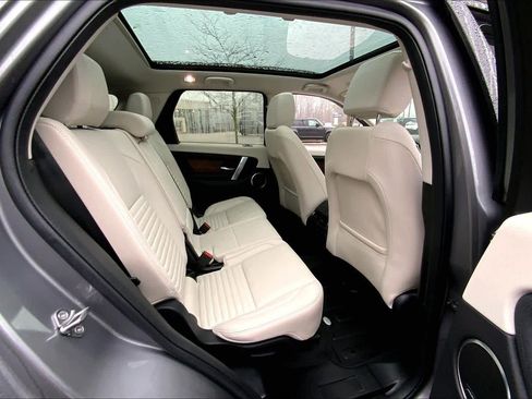 Used 2025 Land Rover Discovery Sport S image 18