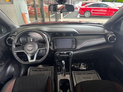 Used 2023 Nissan Kicks SR image 17