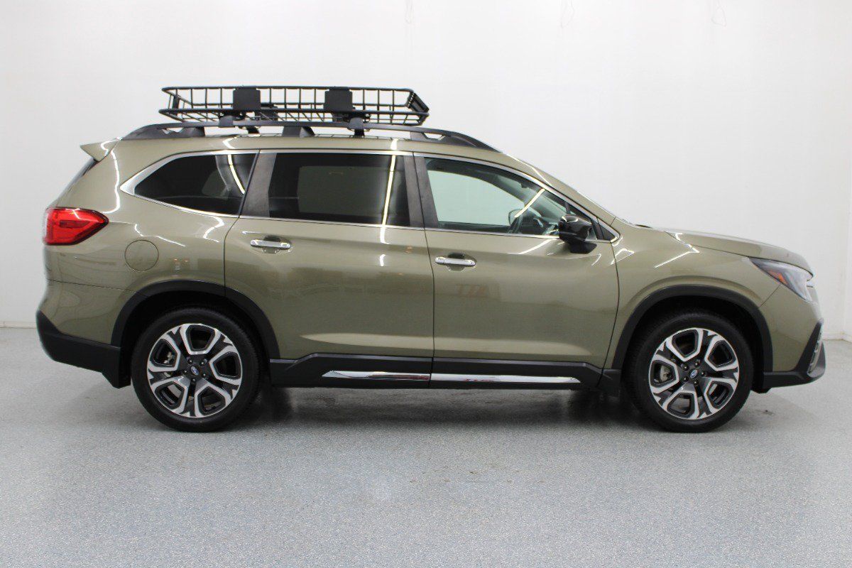 Used 2024 Subaru Ascent Touring w/ Popular Package #2 AWD/4WD image 2
