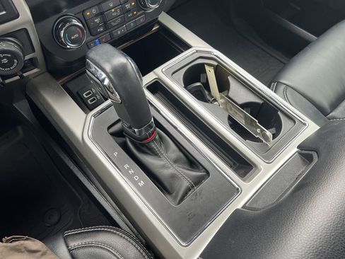 Used 2020 Ford F150 Lariat image 13