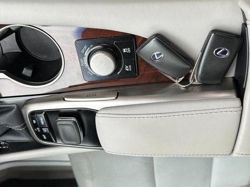 Used 2016 Lexus RX 450h AWD image 30