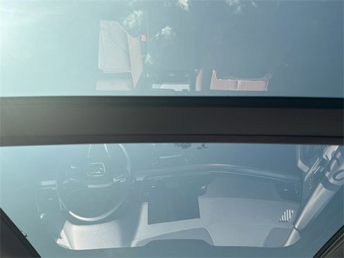 Certified 2025 Audi Q5 2.0T Premium w/ Convenience Plus Package image 16