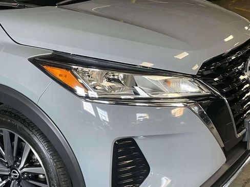 Used 2023 Nissan Kicks SV FWD image 12