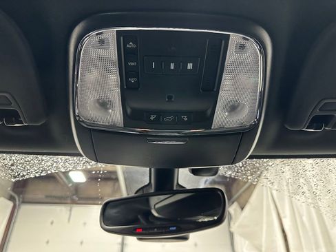 Used 2018 Jeep Grand Cherokee Limited AWD/4WD image 39