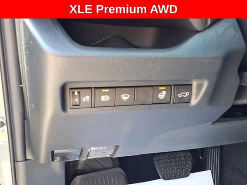 Used 2022 Toyota RAV4 XLE Premium AWD/4WD image 18