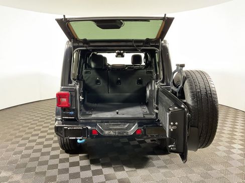 Used 2021 Jeep Wrangler Unlimited Sahara image 14