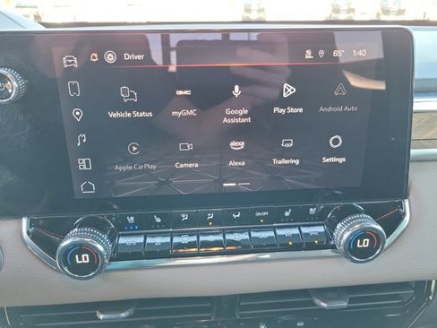 Used 2025 GMC Canyon Denali w/ LPO, Denali Black Edition image 18