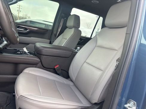 Used 2025 GMC Yukon Elevation w/ LPO, Floor Liner Package image 12