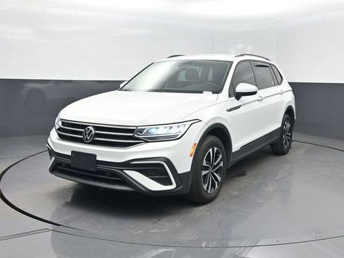 Used 2022 Volkswagen Tiguan S image 1