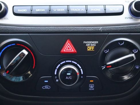 Used 2020 Hyundai Accent SE image 19