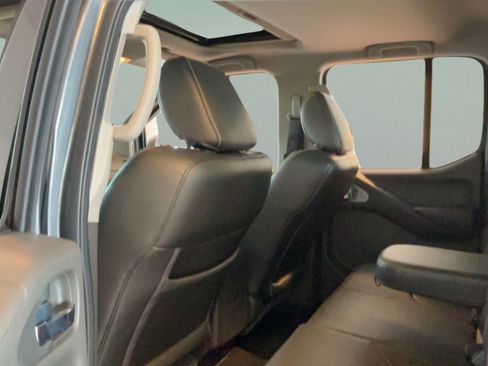 Used 2020 Nissan Frontier PRO-4X w/ Pro-4x Utility Package AWD/4WD image 30