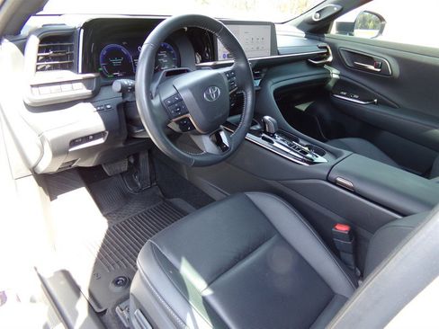 Used 2024 Toyota Crown Platinum image 21