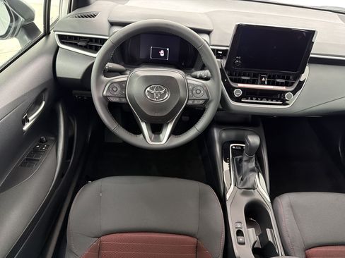 Used 2026 Toyota Corolla SE FWD image 4