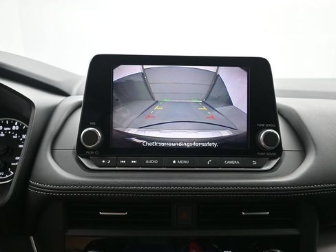Certified 2024 Nissan Rogue SV FWD image 16