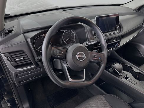 Used 2024 Nissan Rogue SV image 16