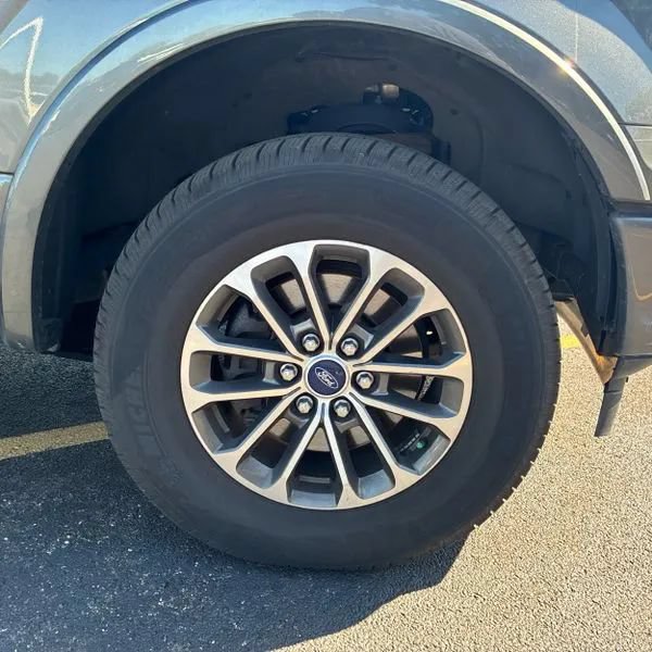 Used 2018 Ford F150 XLT w/ Equipment Group 302A Luxury AWD/4WD image 20