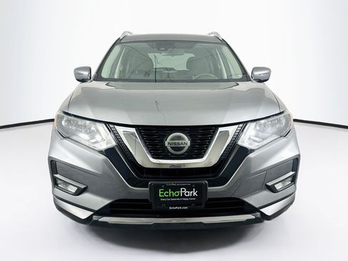 Used 2019 Nissan Rogue SV FWD image 2