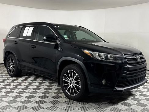 Used 2017 Toyota Highlander SE AWD/4WD image 10