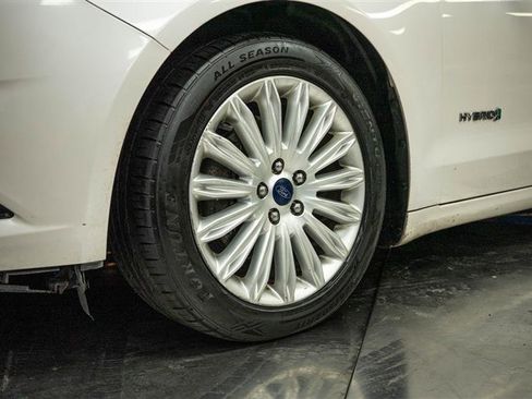 Used 2015 Ford Fusion SE w/ Equipment Group 502A image 3