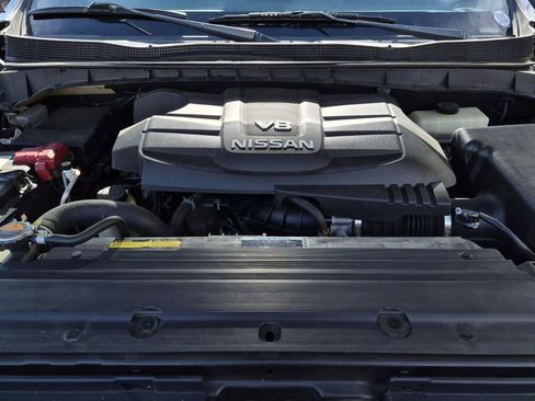 Used 2020 Nissan Titan PRO-4X w/ Pro-4x Convenience Package image 11