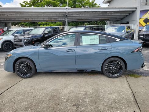 New 2026 Nissan Sentra SR w/ Floor Mat Package FWD image 6