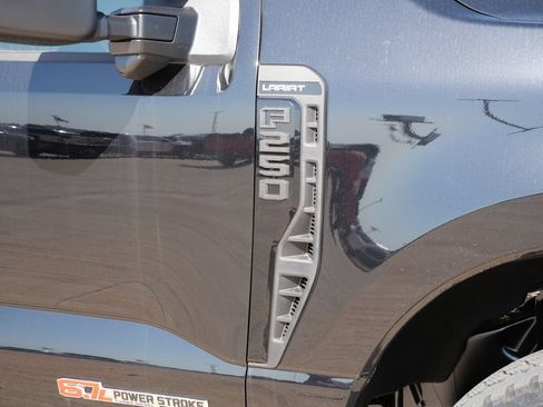 New 2026 Ford F250 Lariat w/ Black Appearance Package AWD/4WD image 9