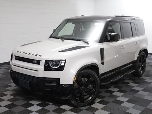 Used 2026 Land Rover Defender 110 X-Dynamic SE AWD/4WD image 2