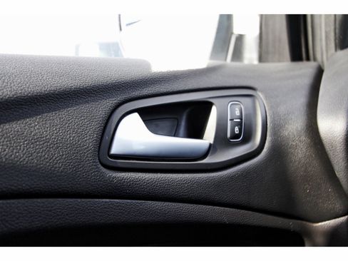 Used 2018 Ford Escape SE image 22