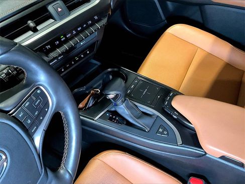 Used 2019 Lexus UX 250h image 20